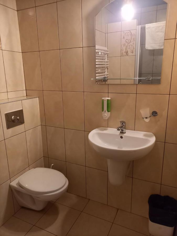 פוזנן Dworek Staropolski מראה חיצוני תמונה