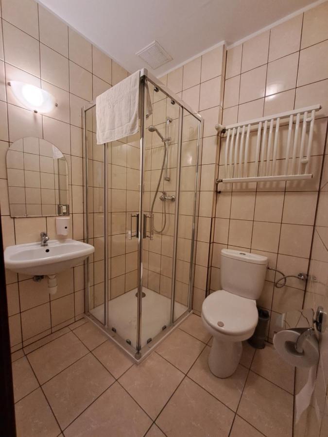 פוזנן Dworek Staropolski מראה חיצוני תמונה